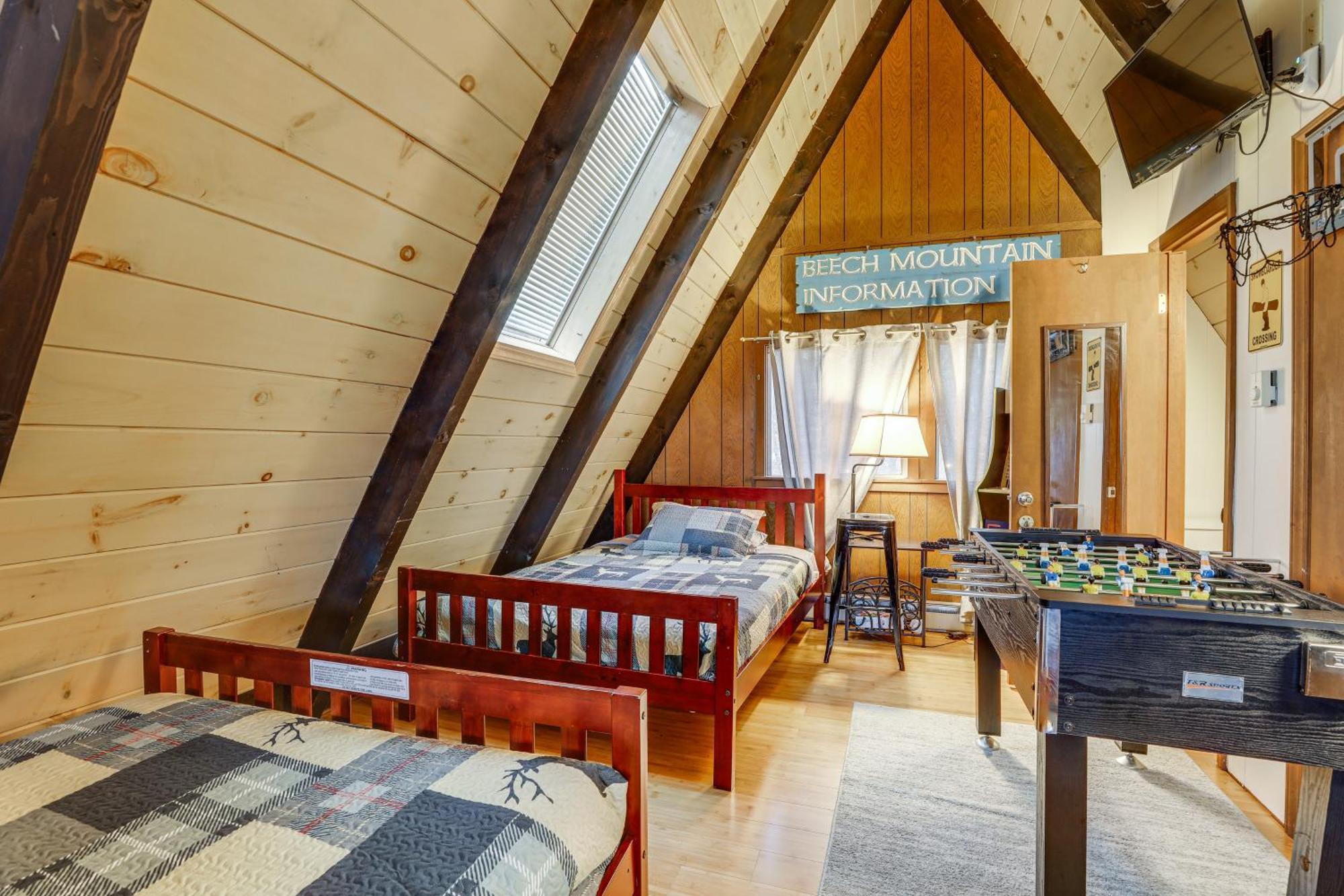 A-Frame Cabin With Hot Tub 1 Mi To Beech Mountain! Exteriör bild