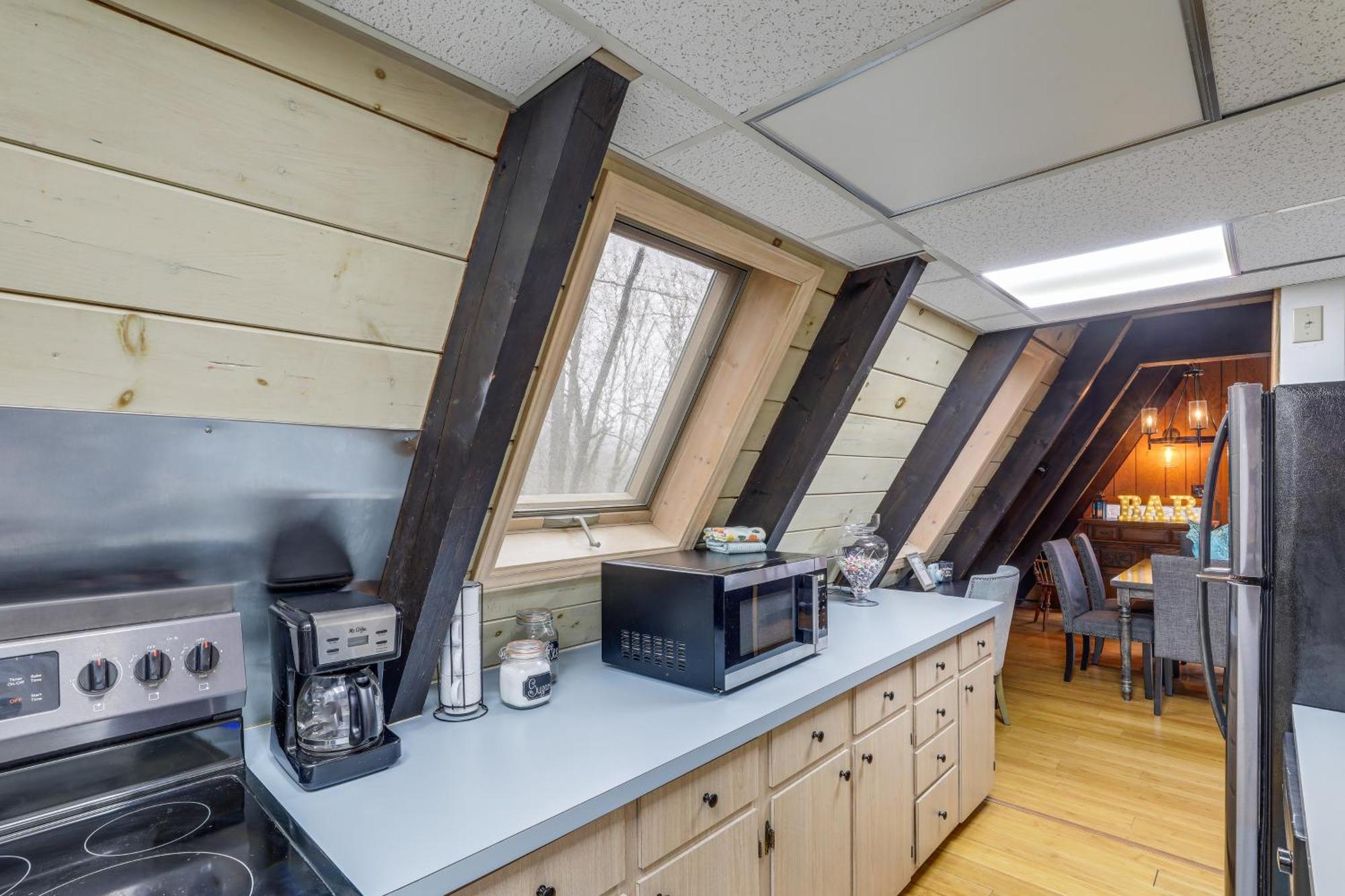 A-Frame Cabin With Hot Tub 1 Mi To Beech Mountain! Exteriör bild