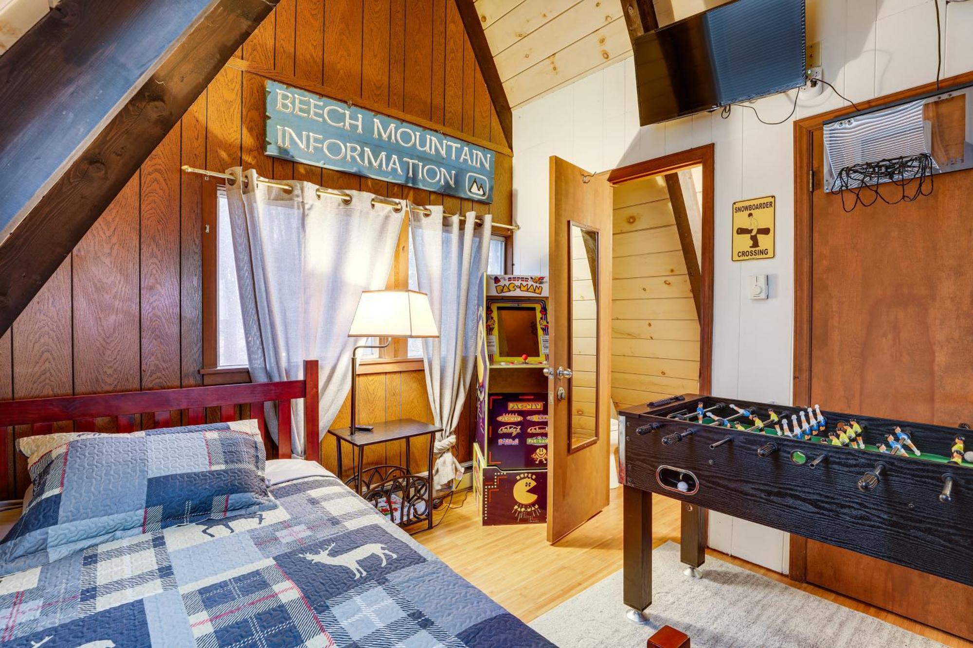 A-Frame Cabin With Hot Tub 1 Mi To Beech Mountain! Exteriör bild