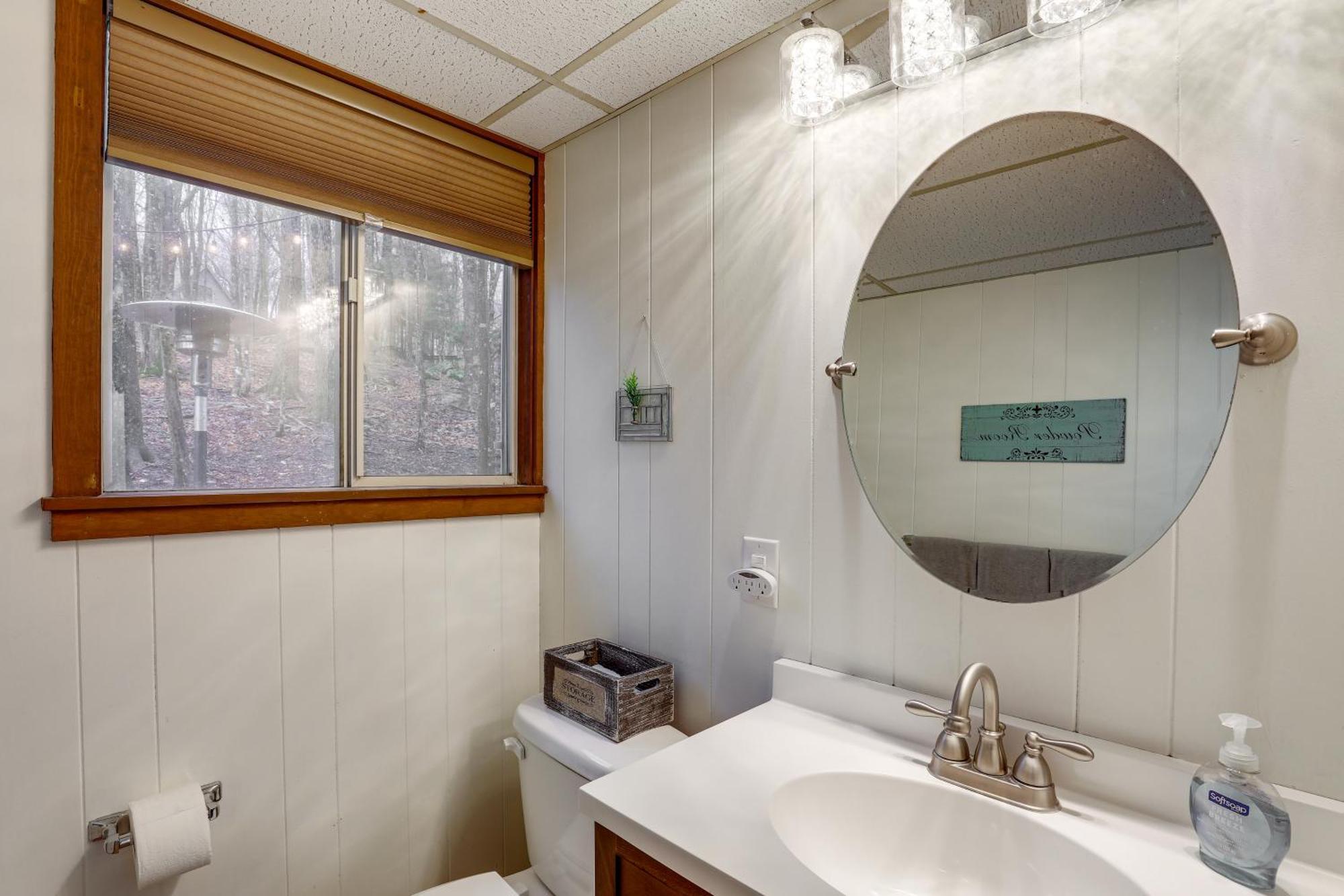 A-Frame Cabin With Hot Tub 1 Mi To Beech Mountain! Exteriör bild